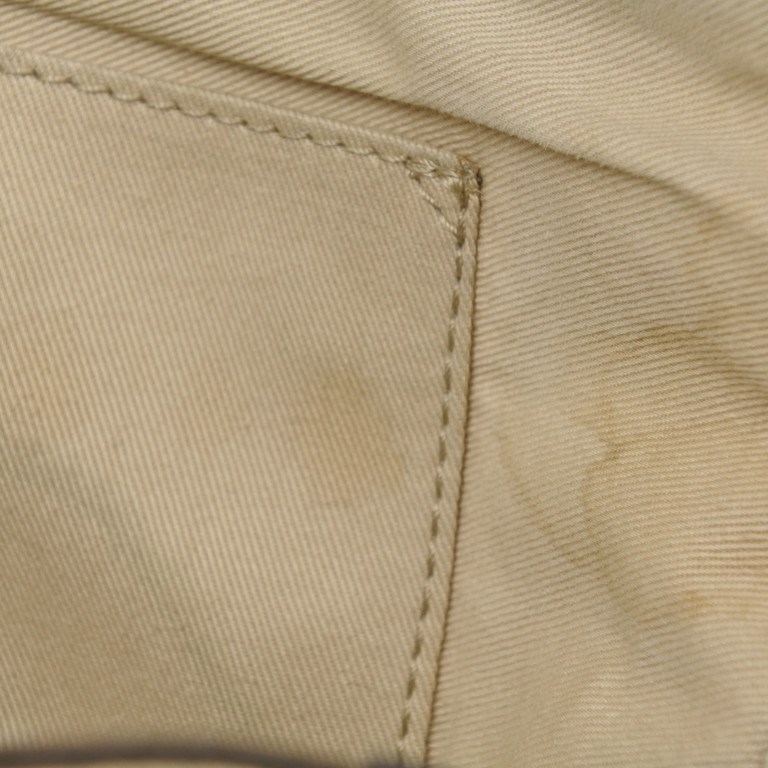 内側に汚れがある