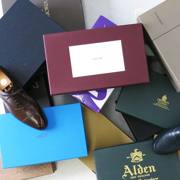 ローファーを専門店に売る方法と流れについて